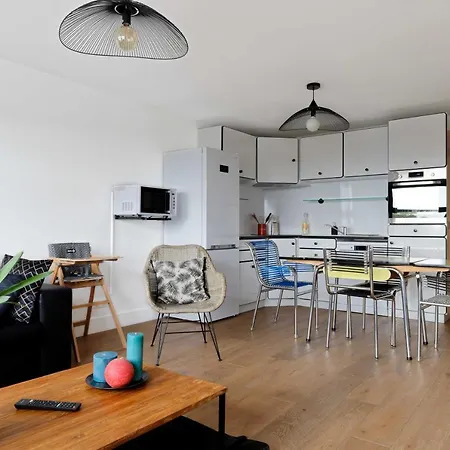 L' Annexe Du Cosmopolitain Apartman *